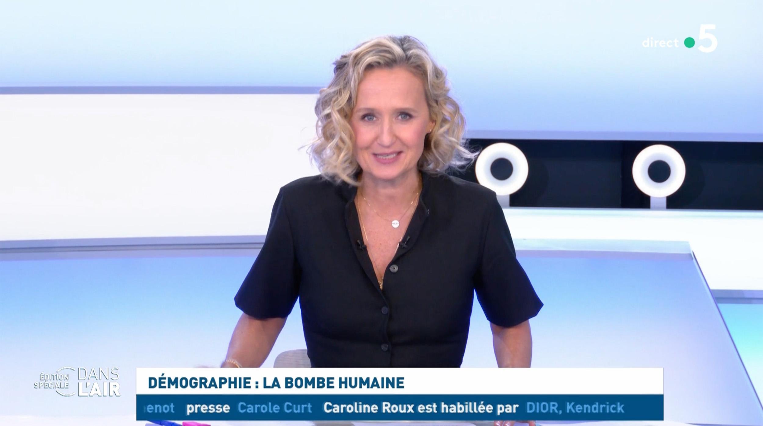 Caroline Roux wears the black boots on C Dans l'air, France 5