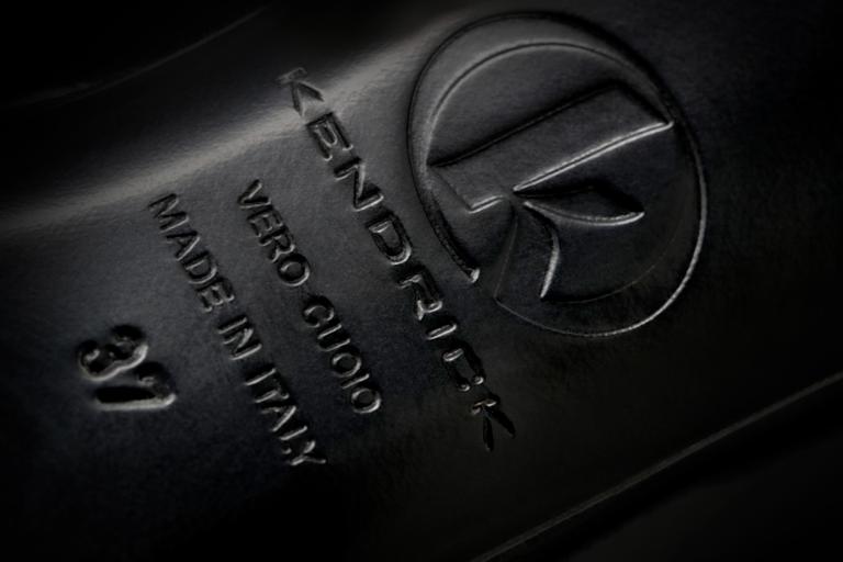 Logo embossé Kendrick avec Vero Cuoio et Made in Italy - Cuir italien authentique