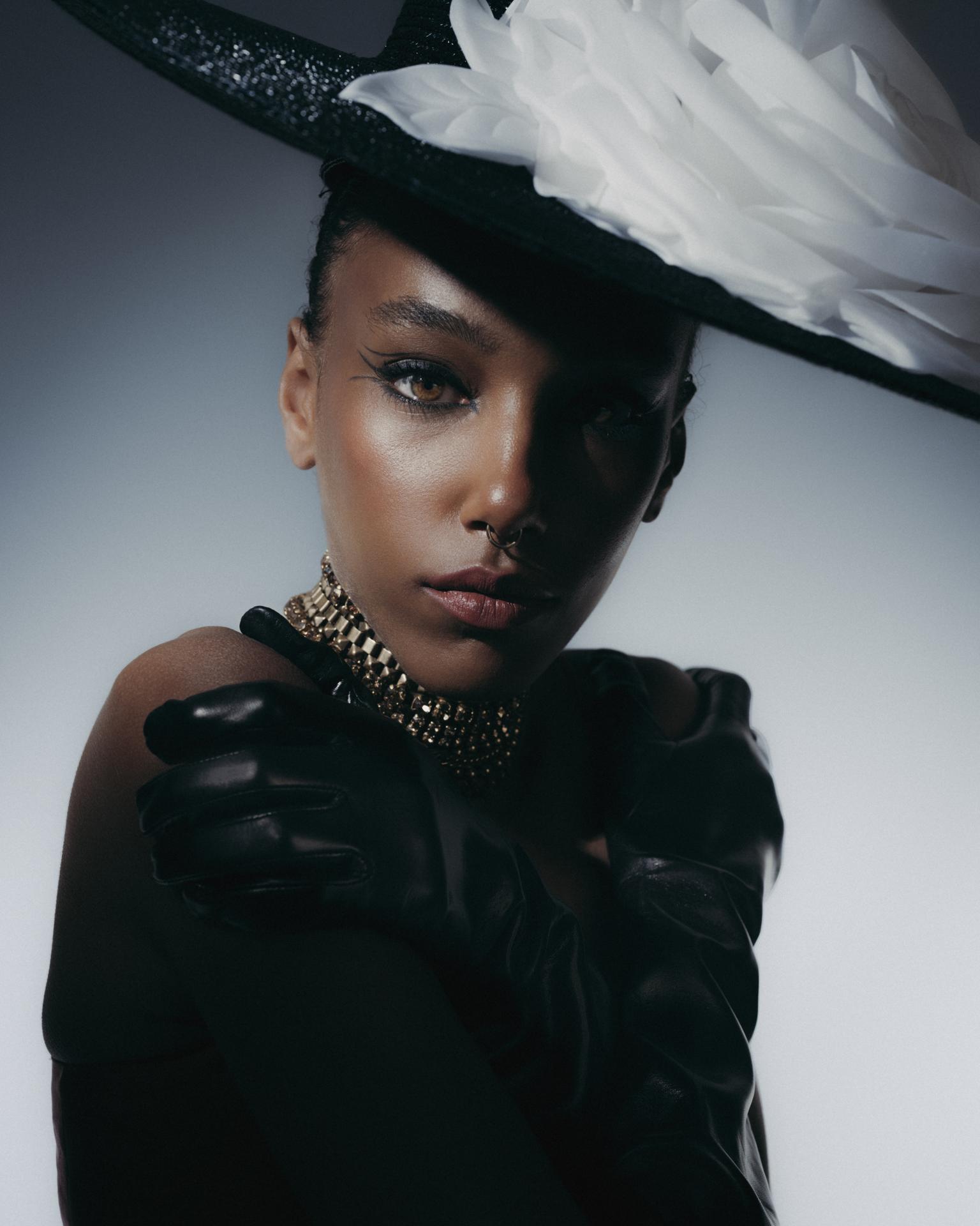 PAP MAGAZINE Editorial - Black Radiance